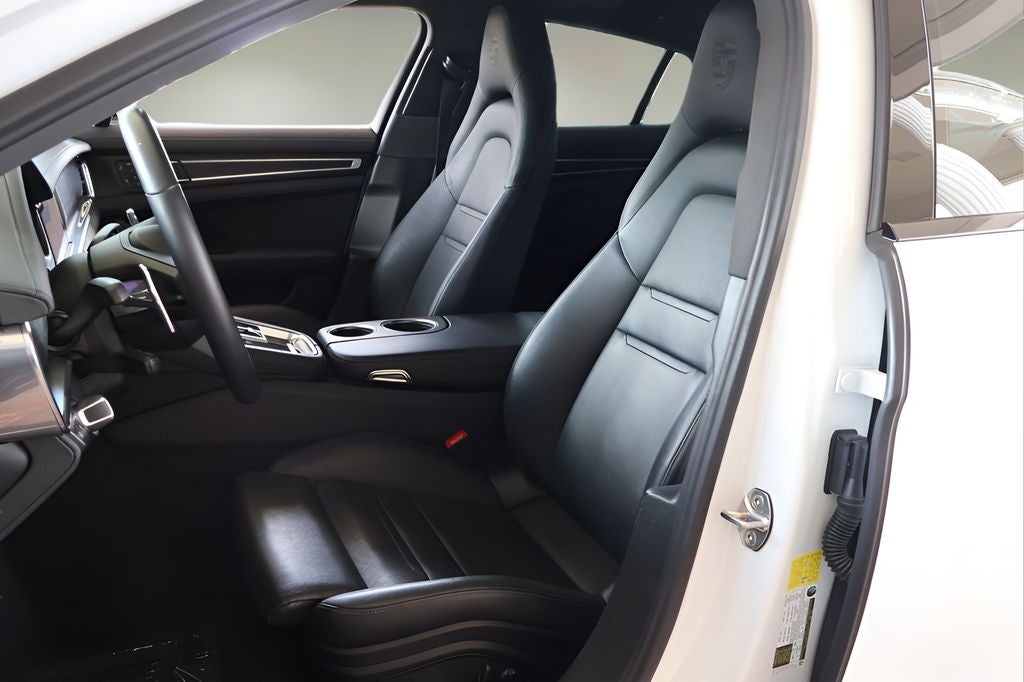 2022 Porsche Panamera Platinum Edition
