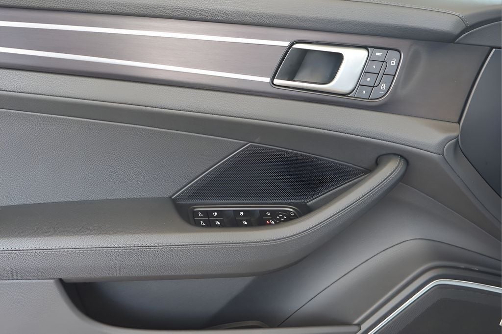 2022 Porsche Panamera Platinum Edition