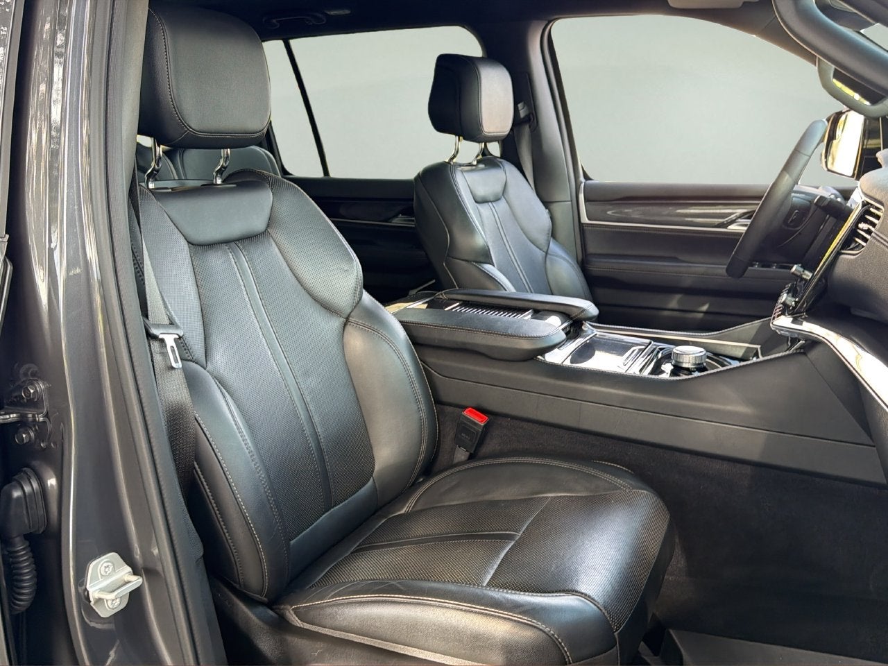 2024 Jeep Wagoneer Base