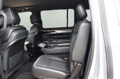 2023 Jeep Grand Wagoneer Base