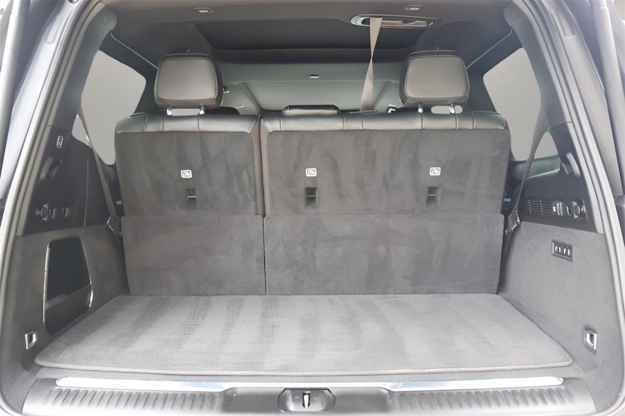 2023 Jeep Grand Wagoneer Base