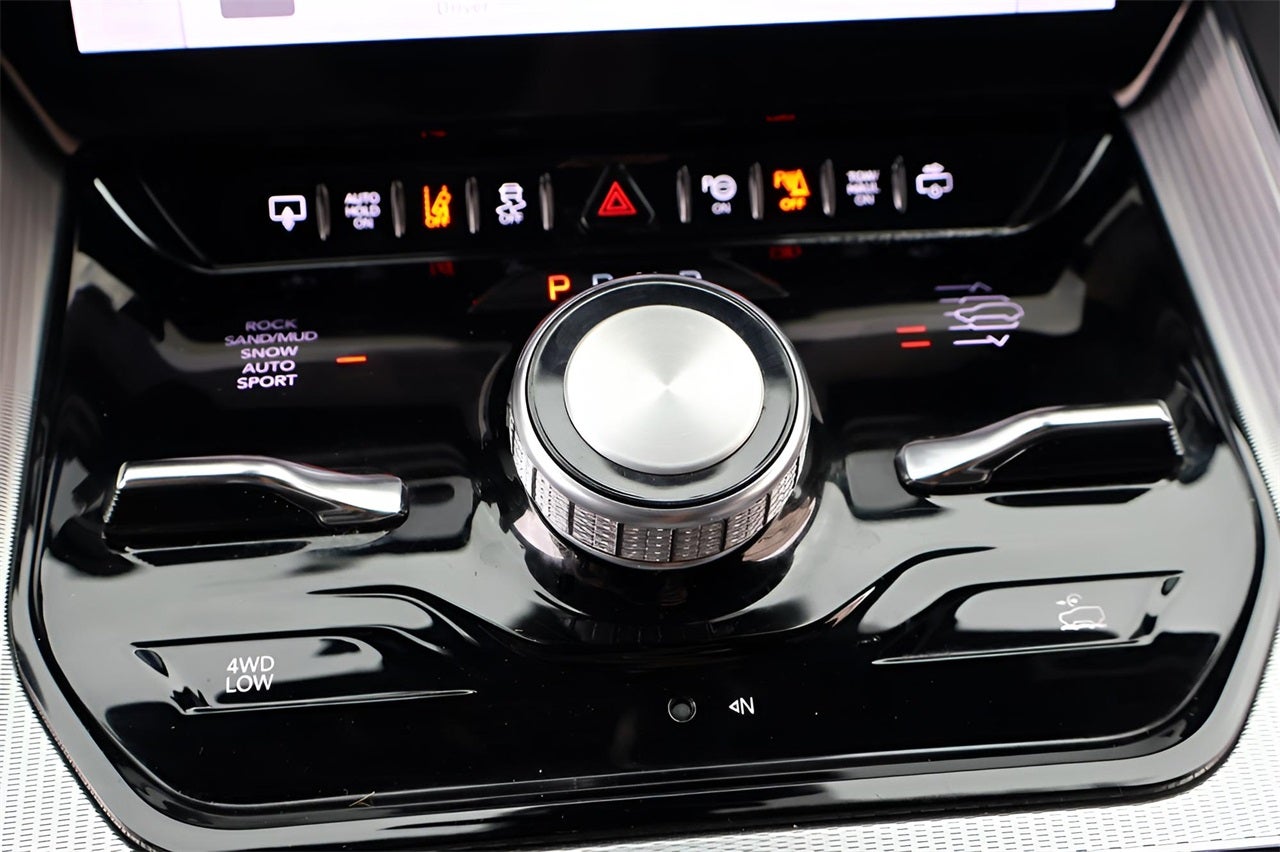 2023 Jeep Grand Wagoneer Base