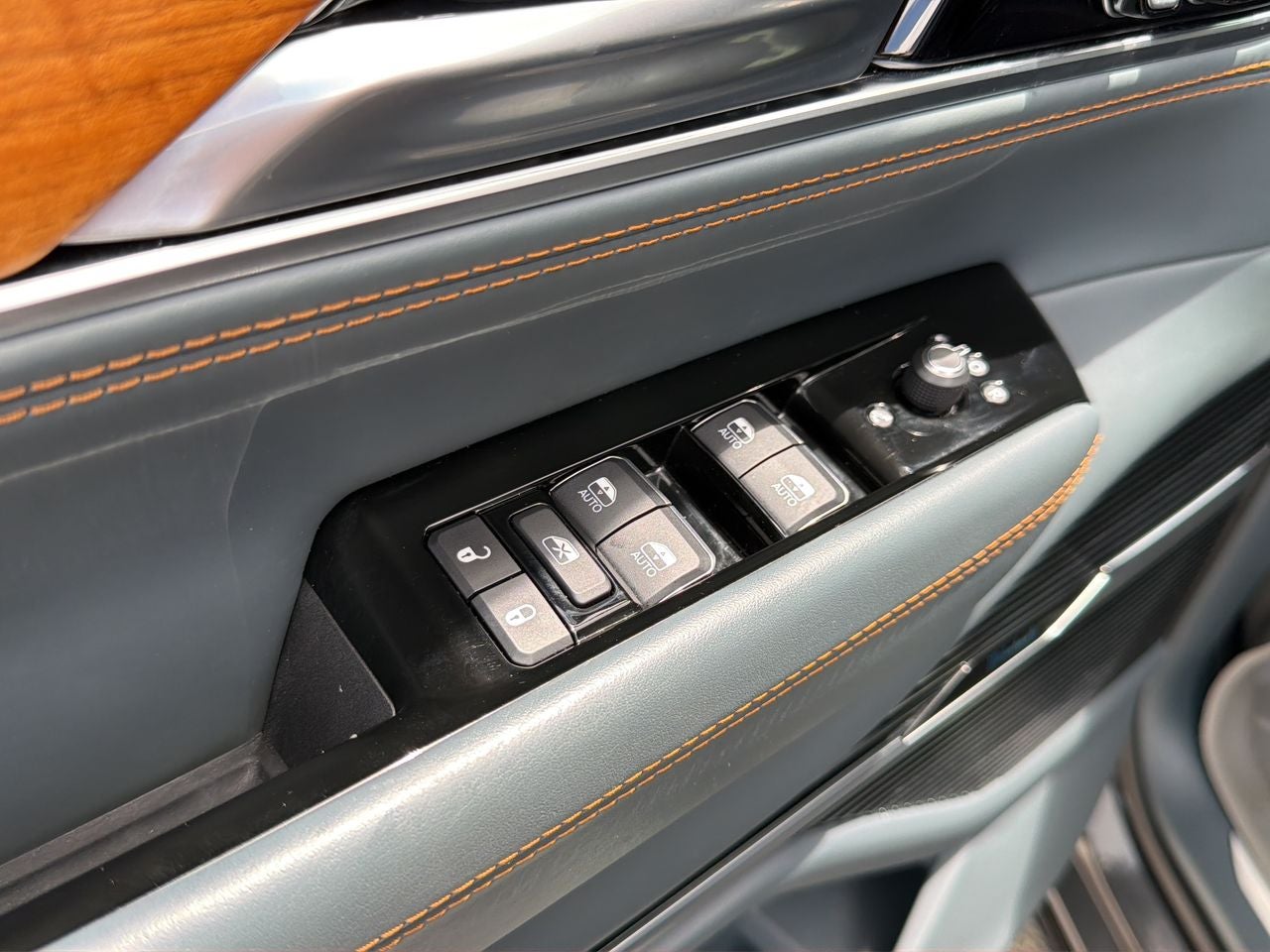 2022 Jeep Grand Wagoneer Series III