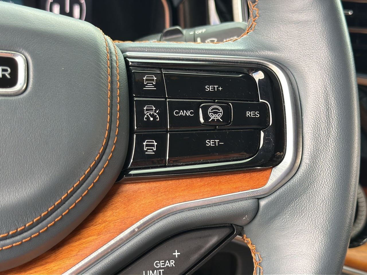 2022 Jeep Grand Wagoneer Series III