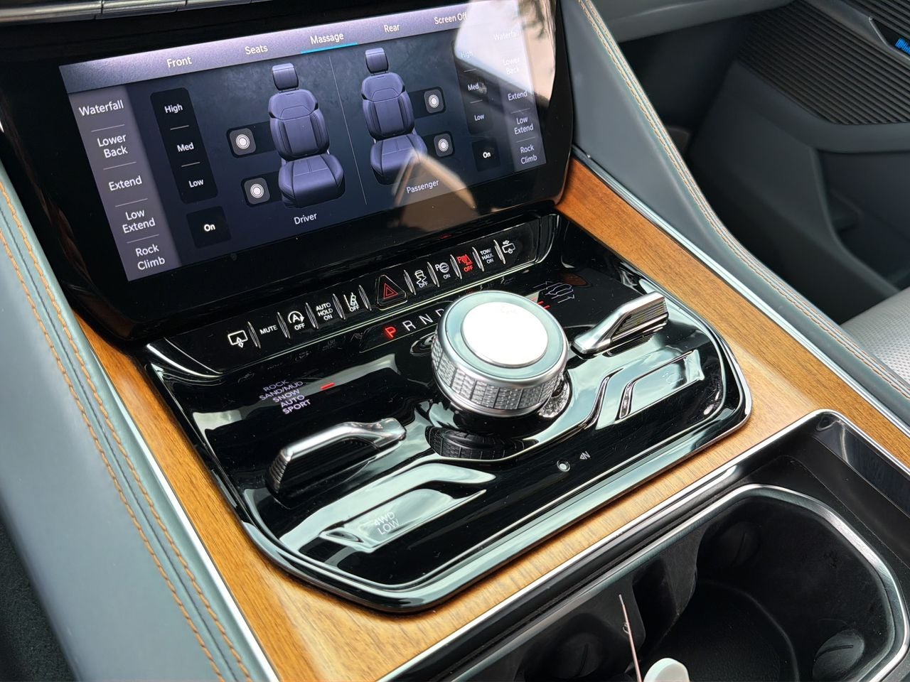 2022 Jeep Grand Wagoneer Series III