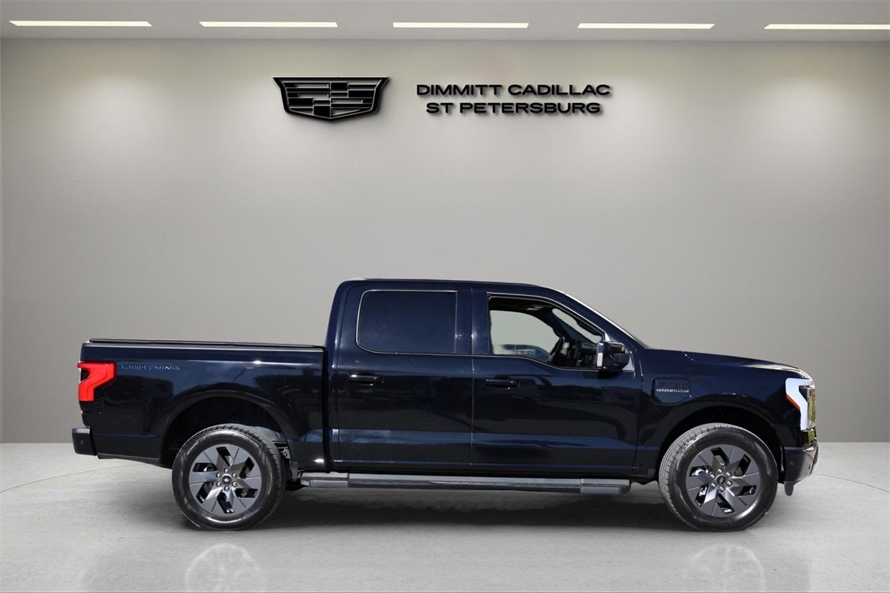 2022 Ford F-150 Lightning Lariat