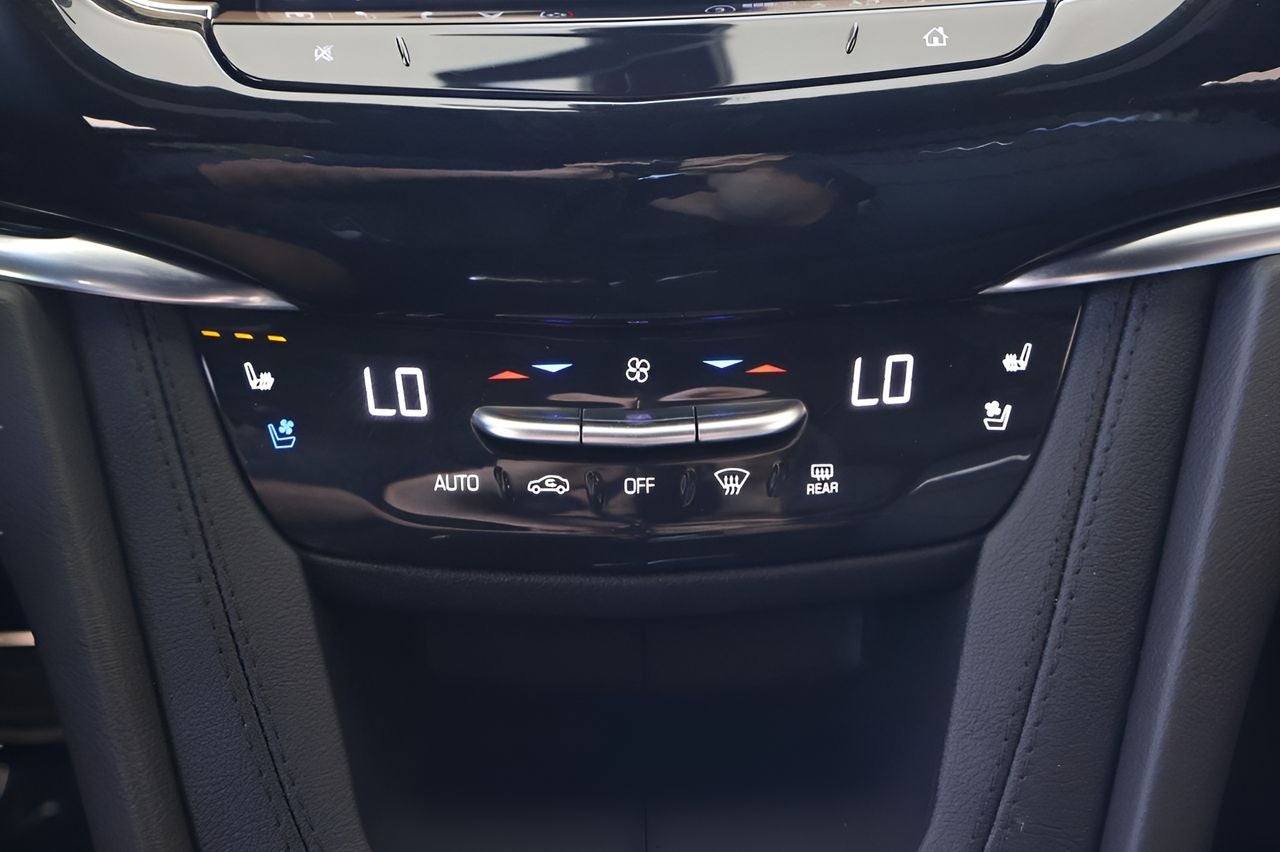 2025 Cadillac XT6 Sport