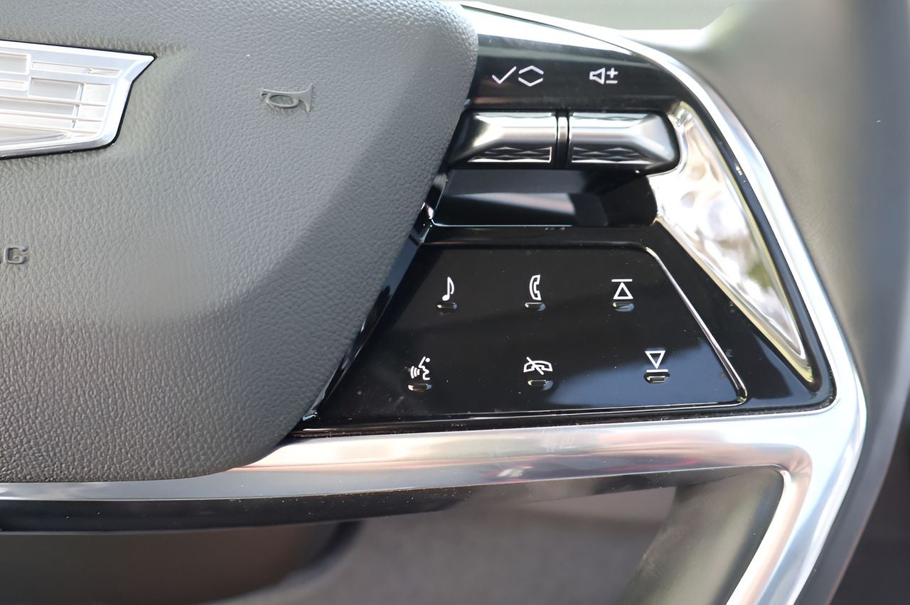 2025 Cadillac ESCALADE IQ Luxury 1