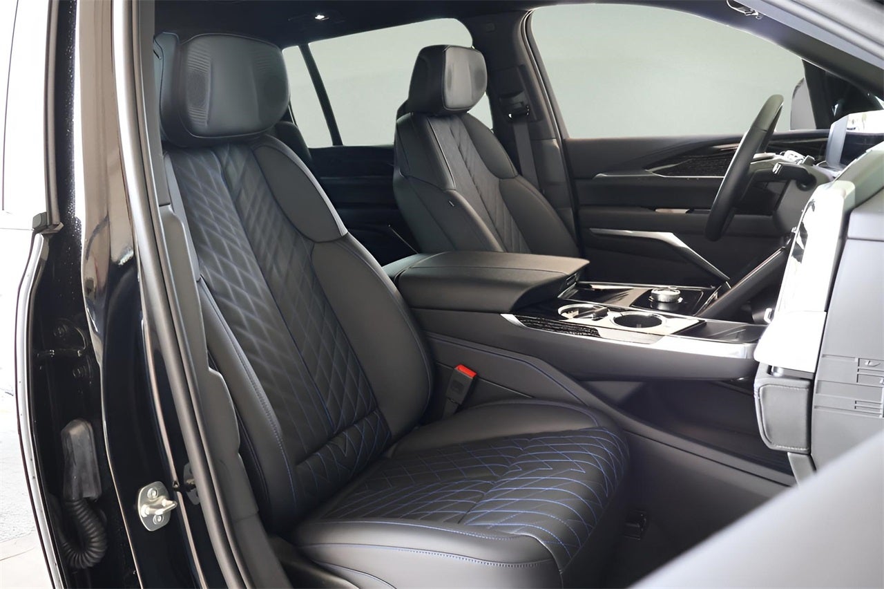 2025 Cadillac ESCALADE IQ Luxury 1