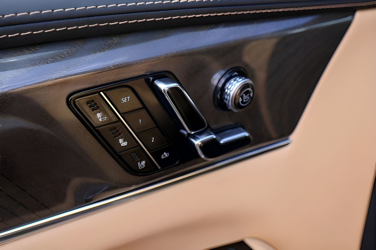 2025 Cadillac ESCALADE IQ Luxury 2