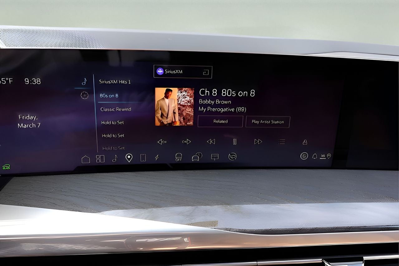 2025 Cadillac ESCALADE IQ Luxury 2