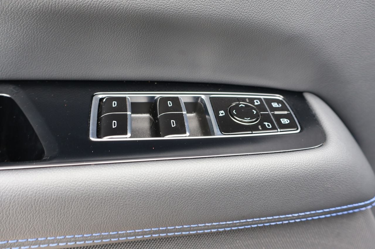 2025 Cadillac ESCALADE IQ Sport 1