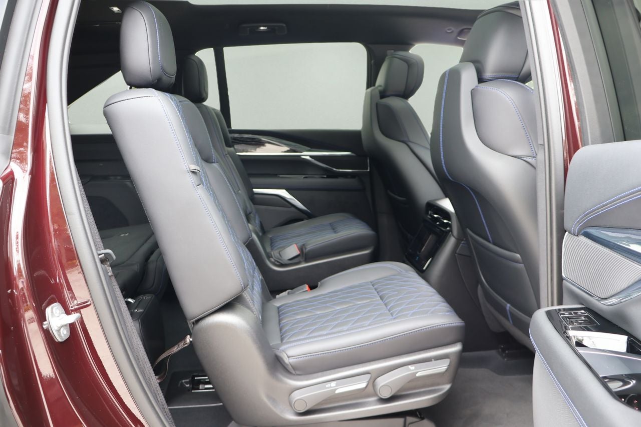 2025 Cadillac ESCALADE IQ Sport 1