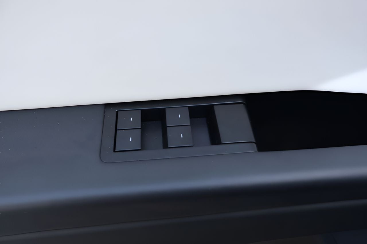 2024 Tesla Cybertruck Cyberbeast