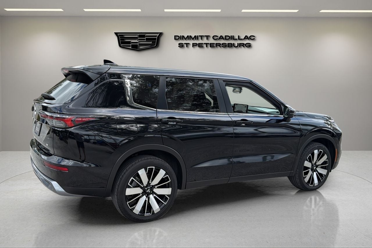 2025 Mitsubishi Outlander SE
