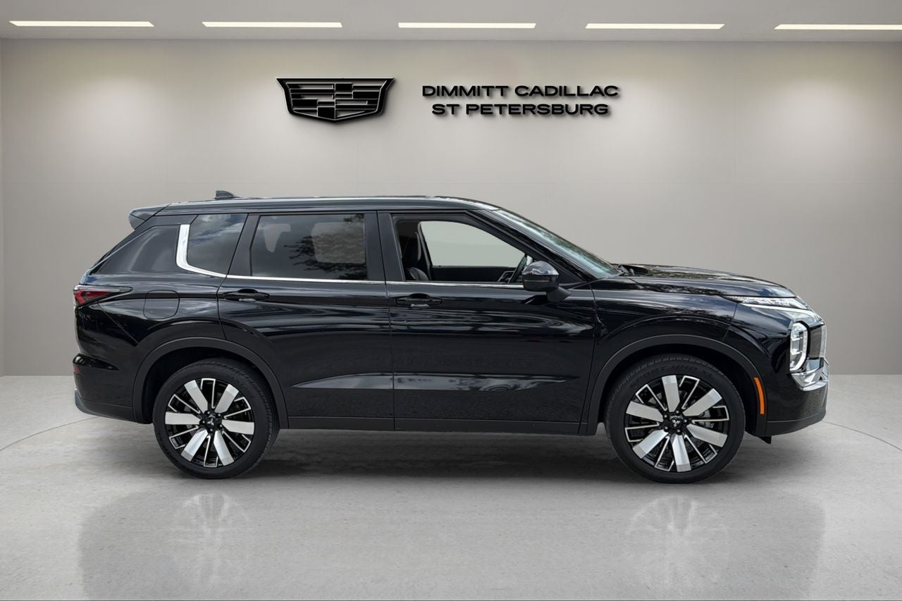 2025 Mitsubishi Outlander SE