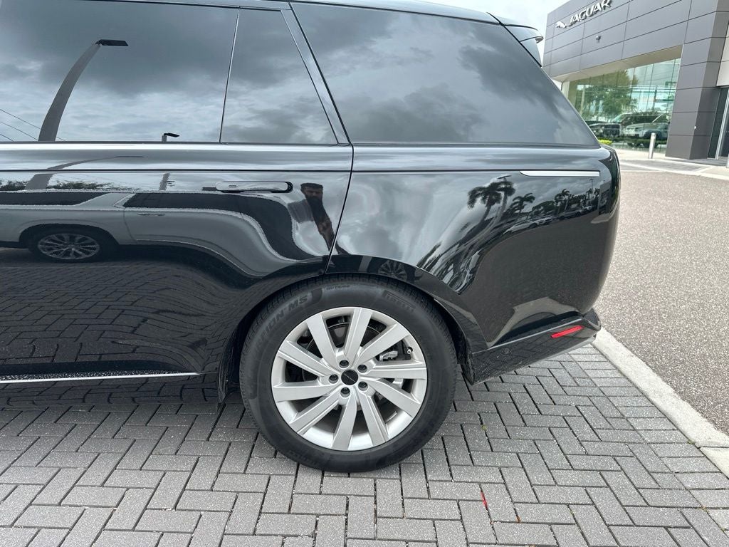 2026 Land Rover Range Rover SE LWB