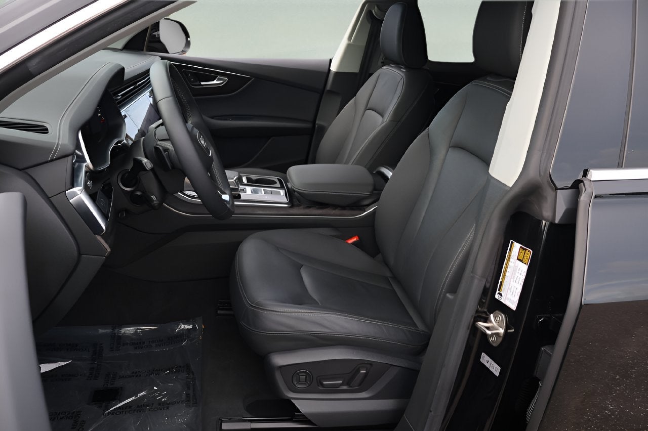 2023 Audi Q8 55 Premium quattro