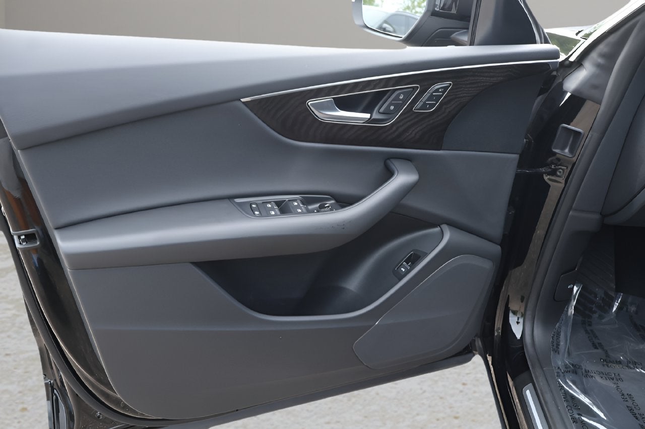 2023 Audi Q8 55 Premium quattro