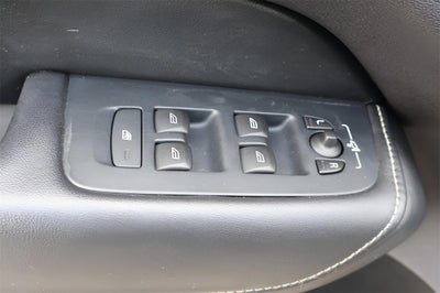 2018 Volvo XC60 Hybrid T8 R-Design