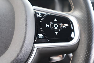 2018 Volvo XC60 Hybrid T8 R-Design