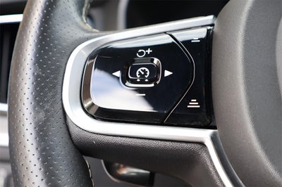 2018 Volvo XC60 Hybrid T8 R-Design