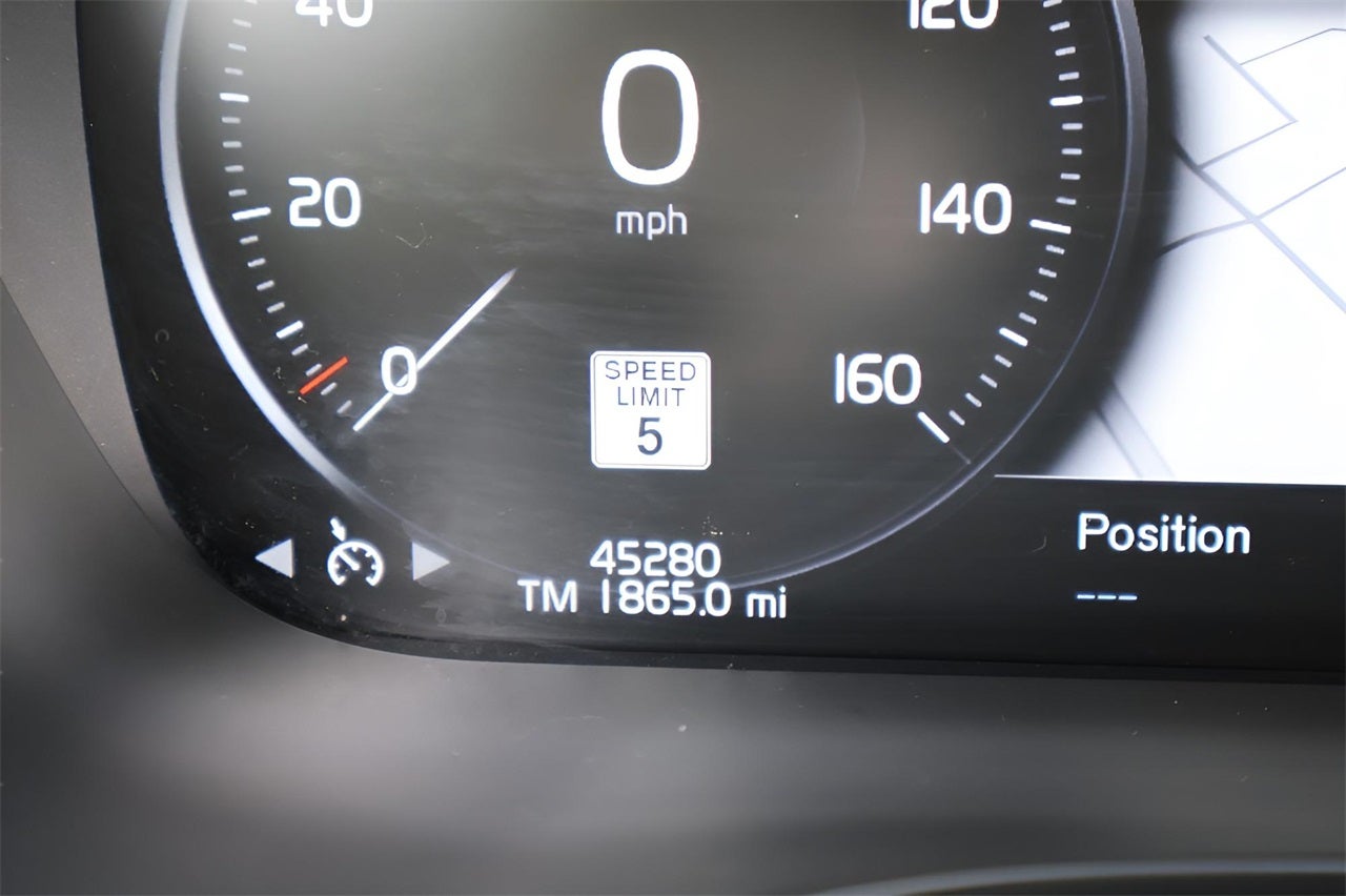 2018 Volvo XC60 Hybrid T8 R-Design