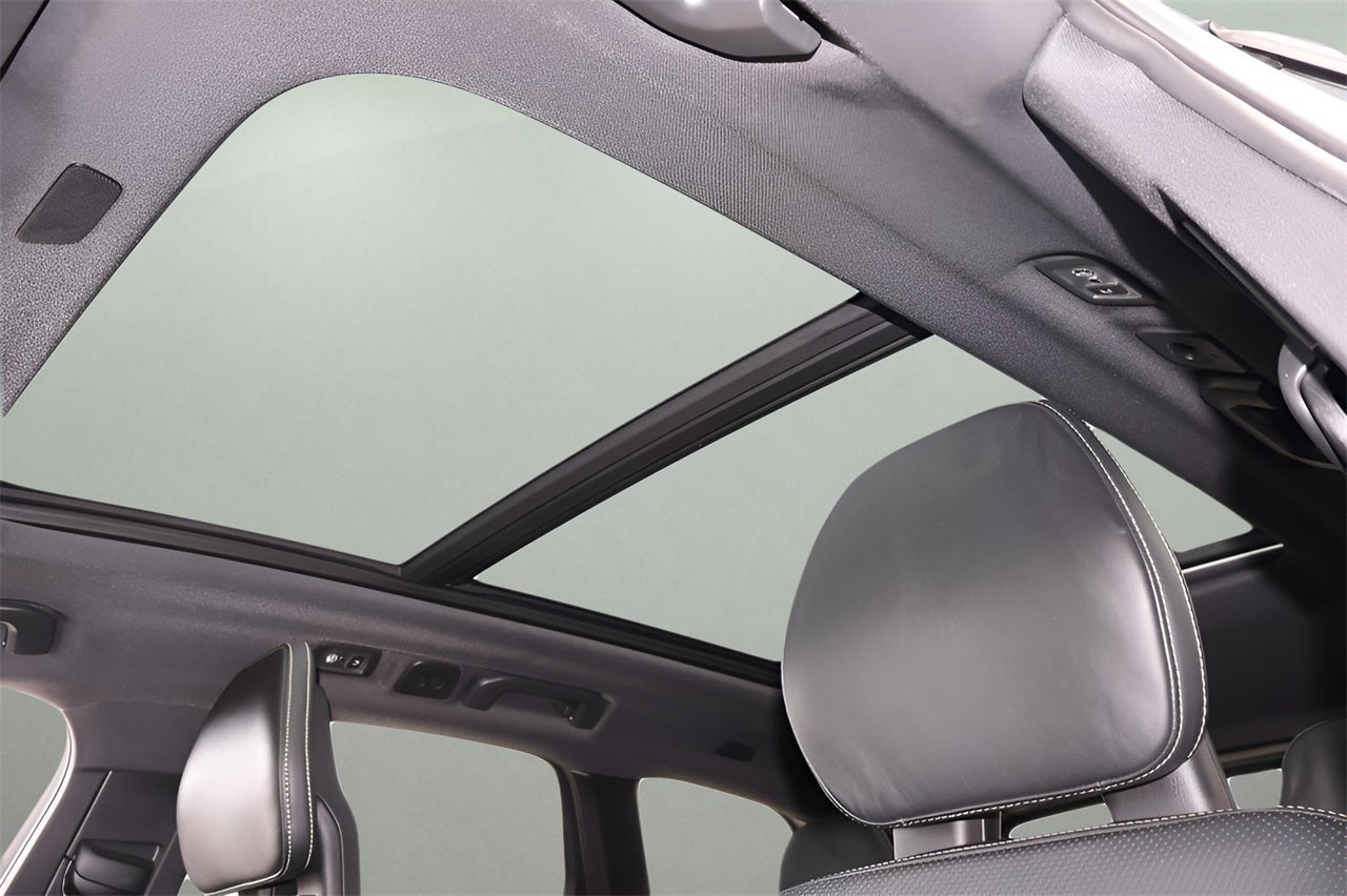 2018 Volvo XC60 Hybrid T8 R-Design