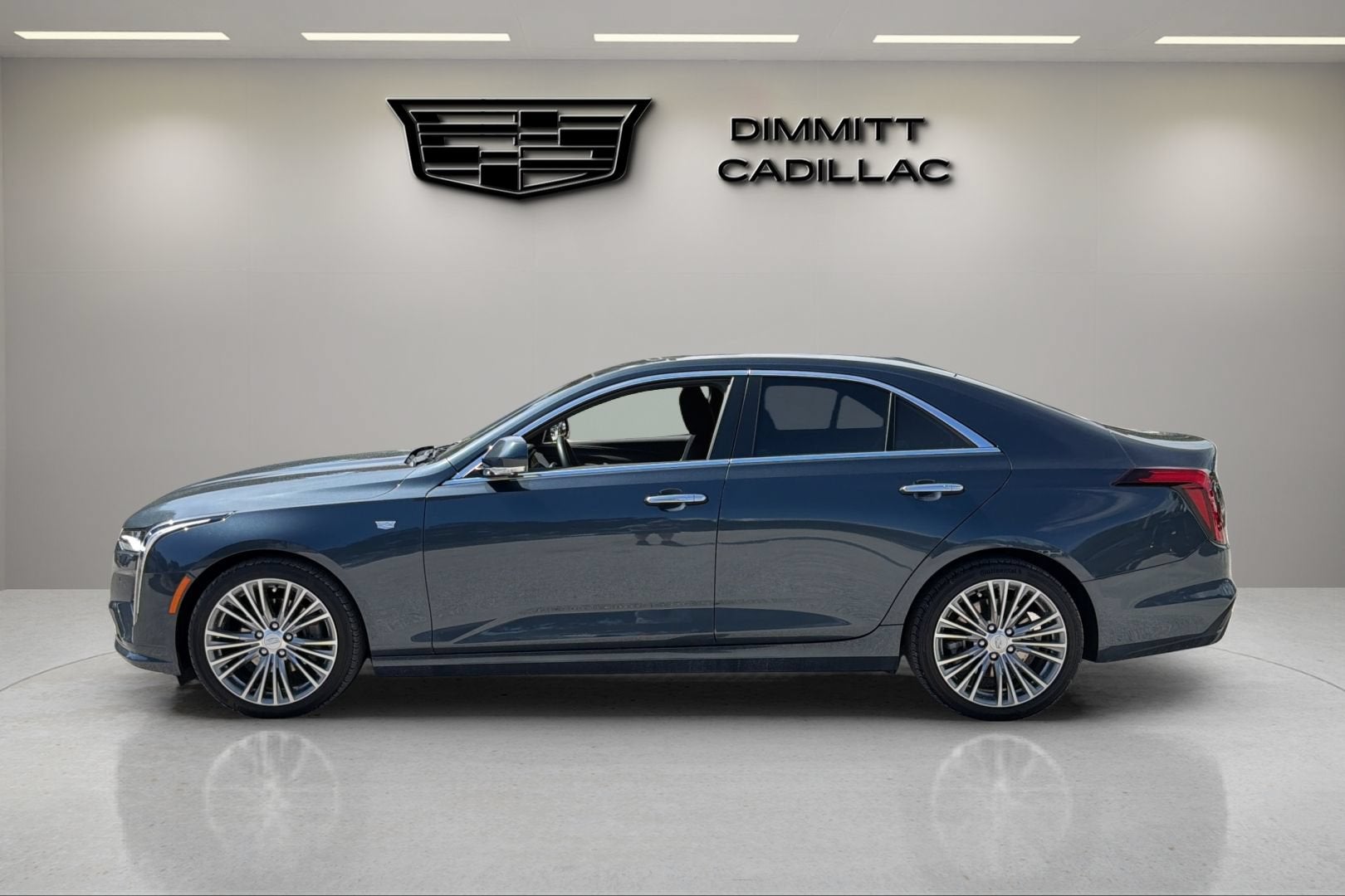 2025 Cadillac CT4 Premium Luxury