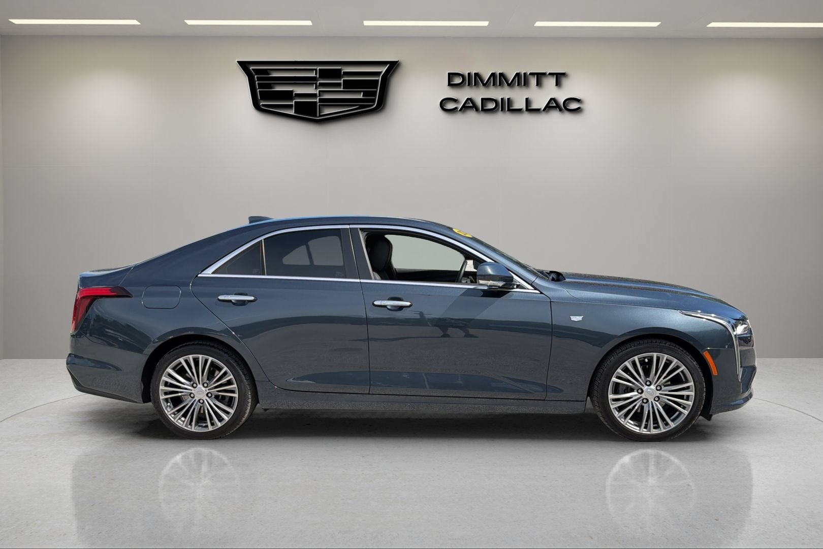 2025 Cadillac CT4 Premium Luxury