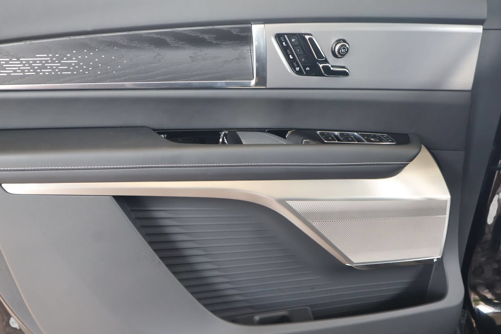 2026 Cadillac VISTIQ Platinum