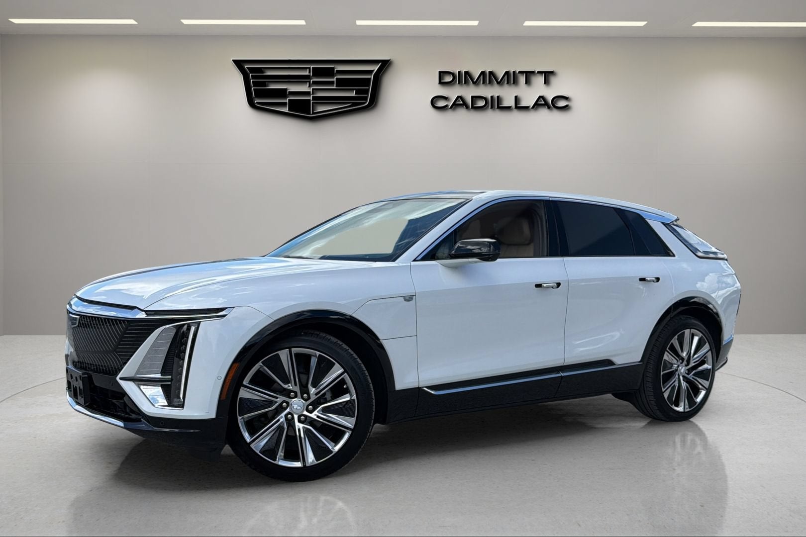 2024 Cadillac LYRIQ Luxury 3