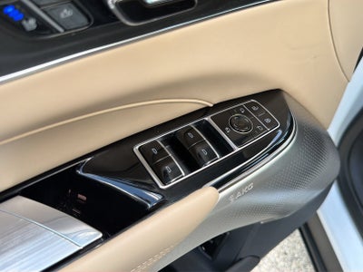 2024 Cadillac LYRIQ Luxury 3