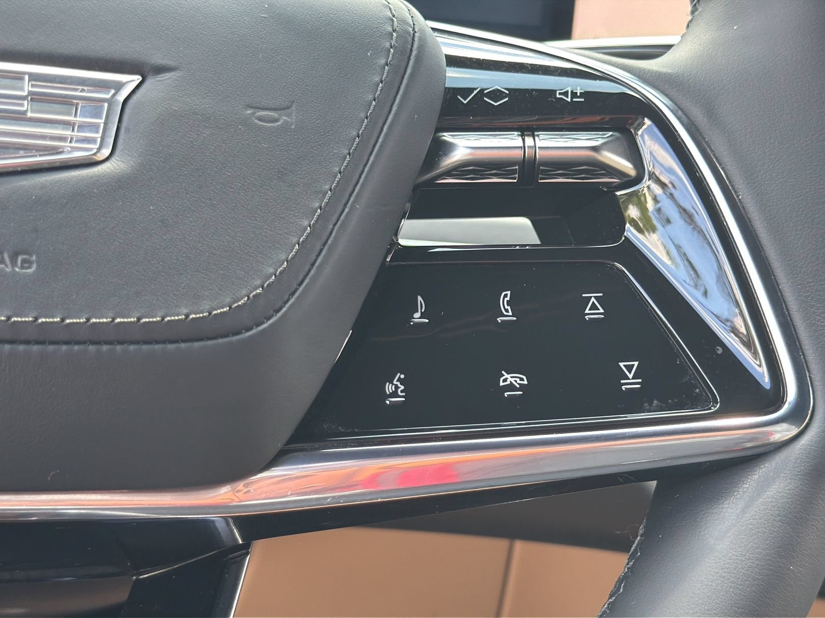2024 Cadillac LYRIQ Luxury 3