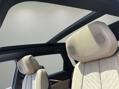 2024 Cadillac LYRIQ Luxury 3