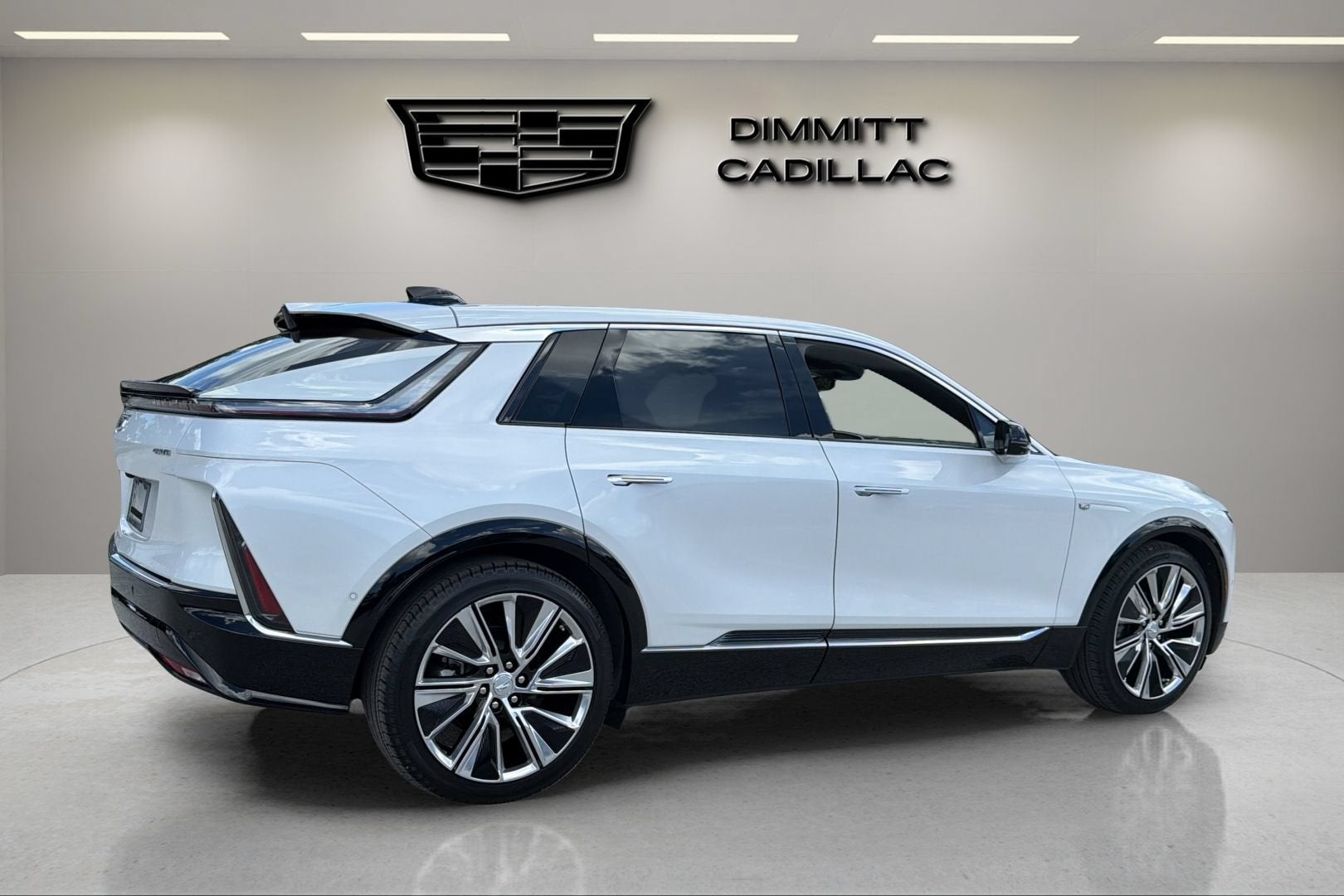 2024 Cadillac LYRIQ Luxury 3