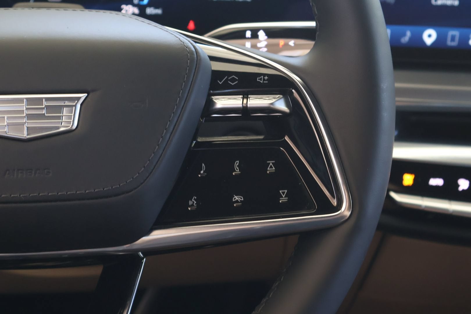 2024 Cadillac LYRIQ Luxury 3