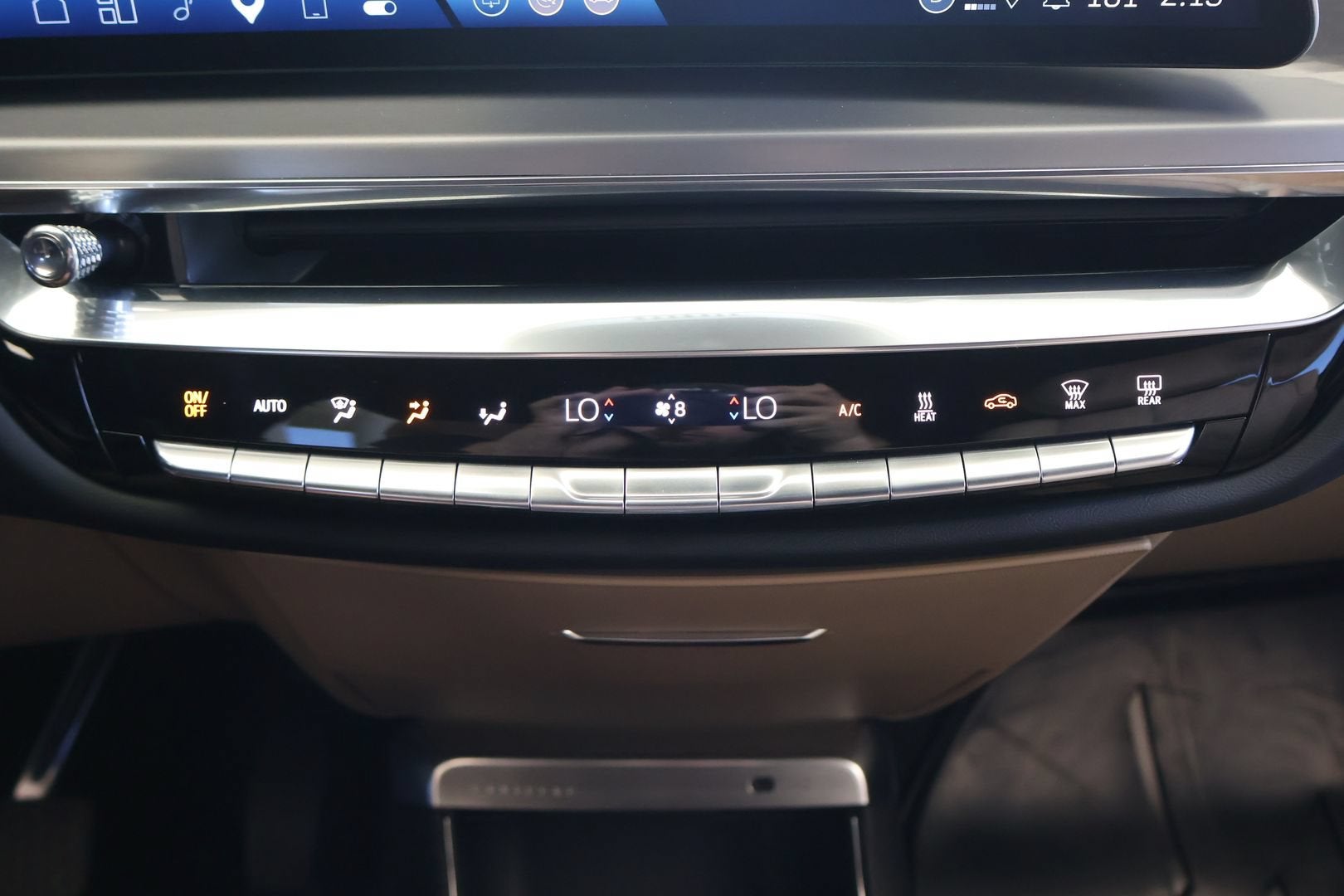 2024 Cadillac LYRIQ Luxury 3