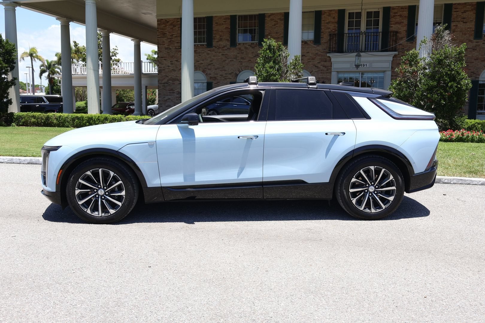 2024 Cadillac LYRIQ Sport 1