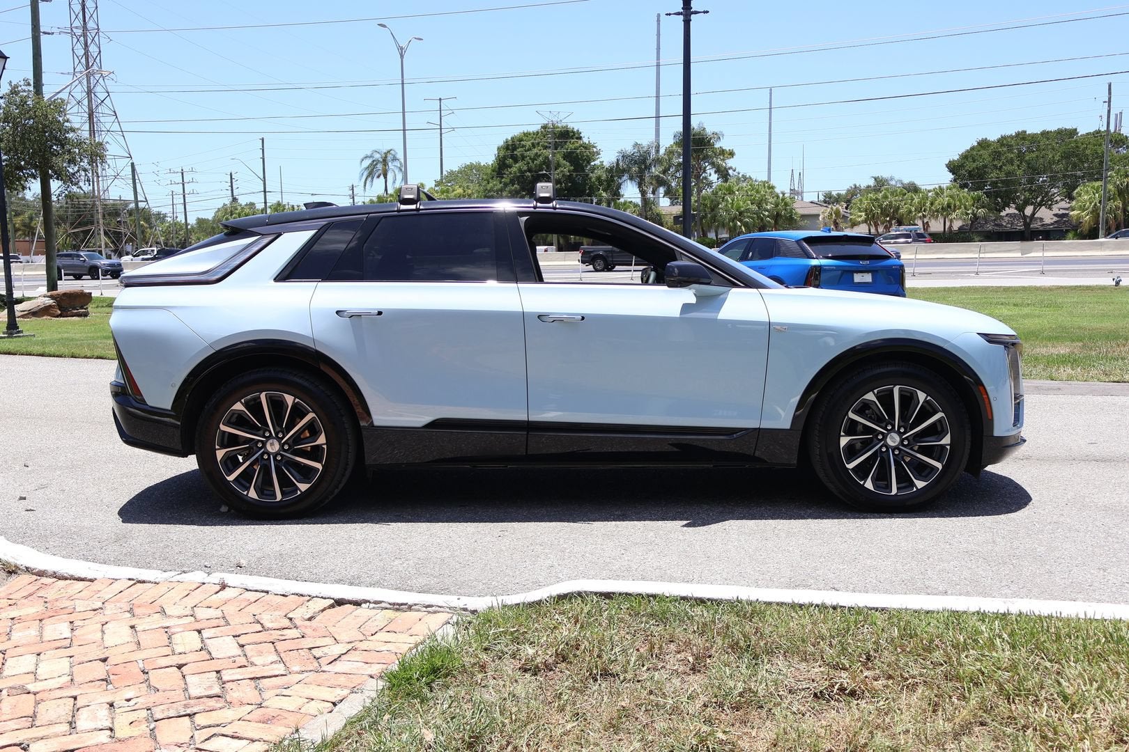 2024 Cadillac LYRIQ Sport 1