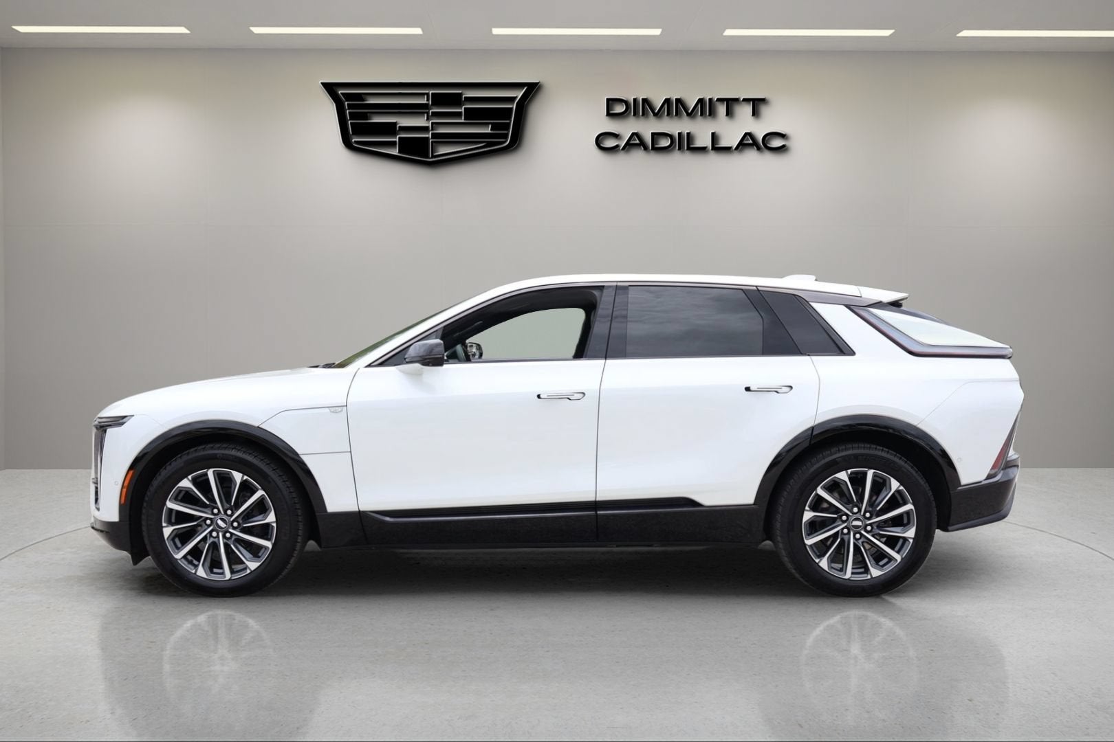 2024 Cadillac LYRIQ Sport 2