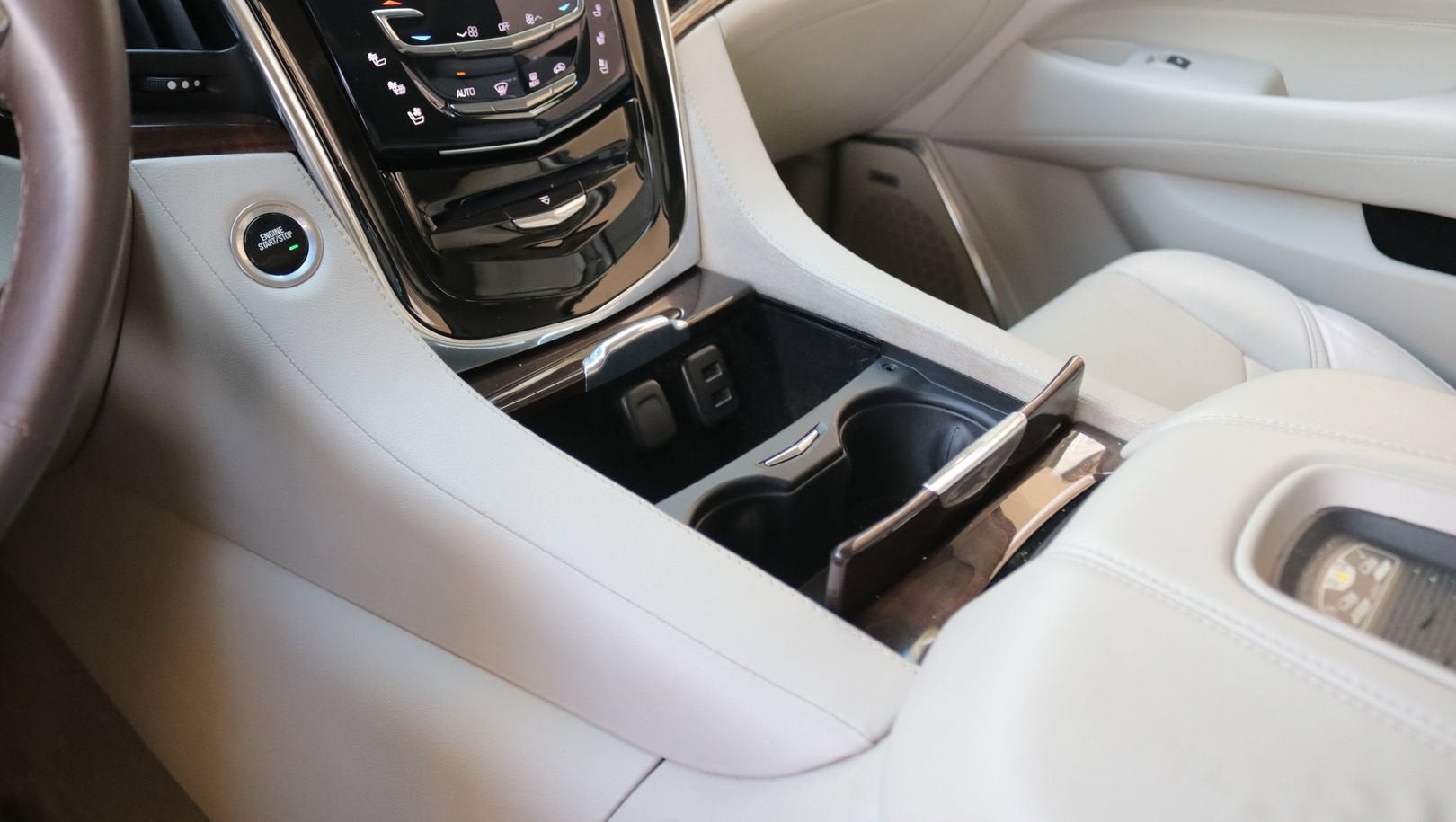 2016 Cadillac Escalade Luxury Collection