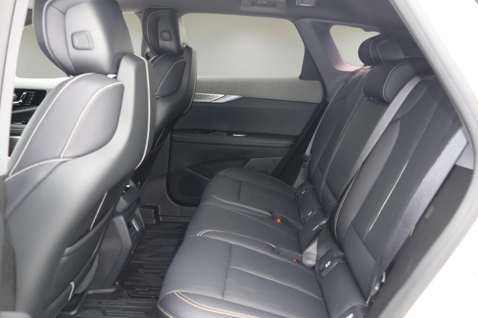 2025 Cadillac OPTIQ Luxury 2