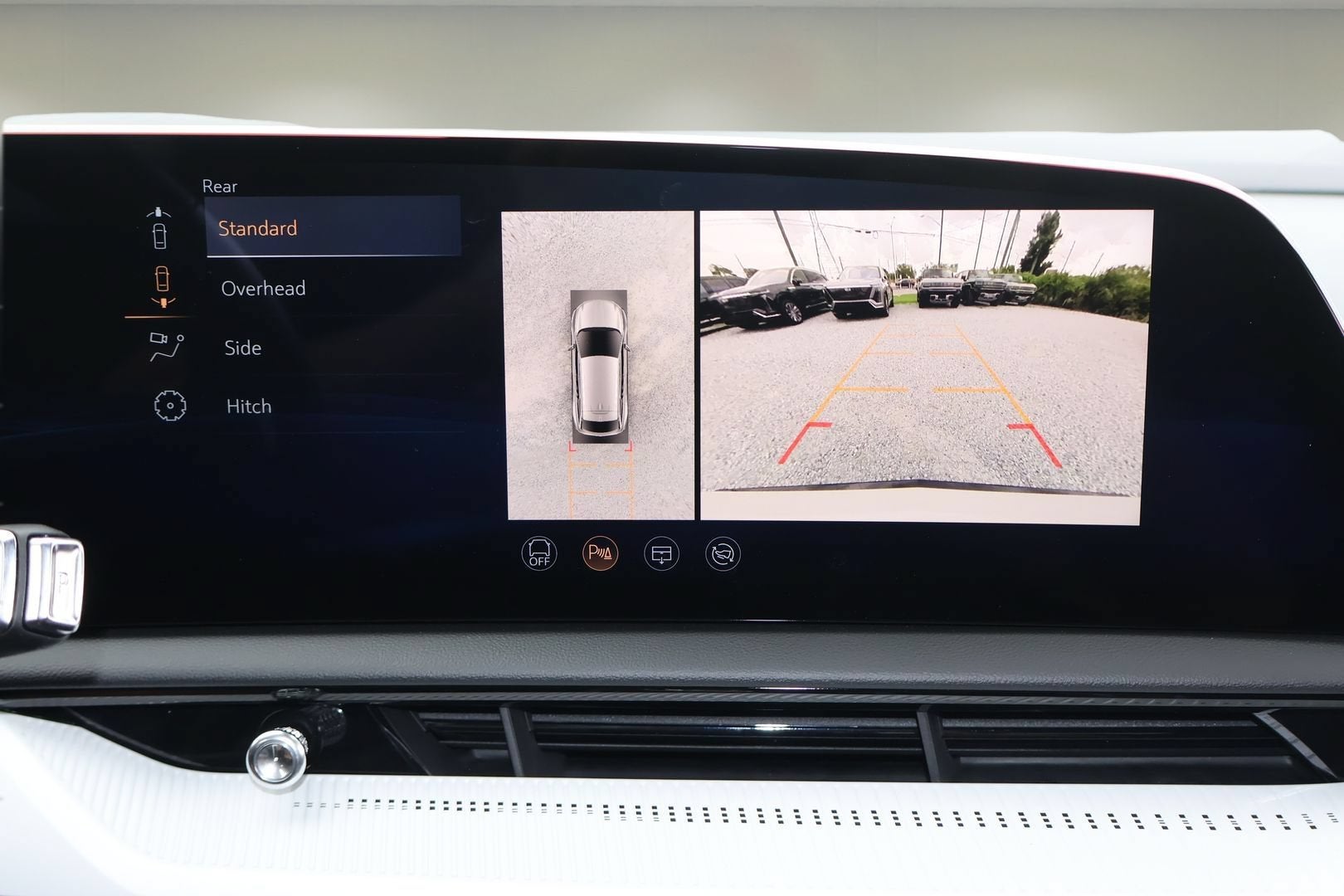 2025 Cadillac OPTIQ Luxury 2