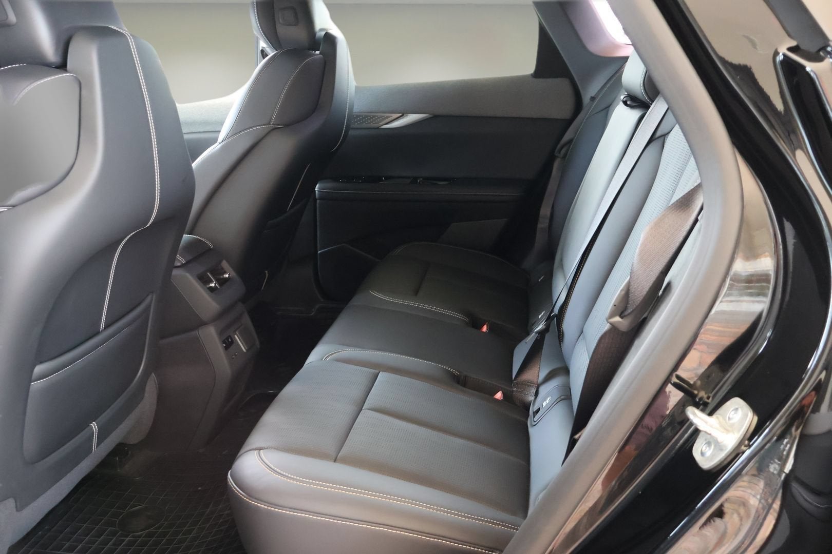 2025 Cadillac OPTIQ Luxury 2