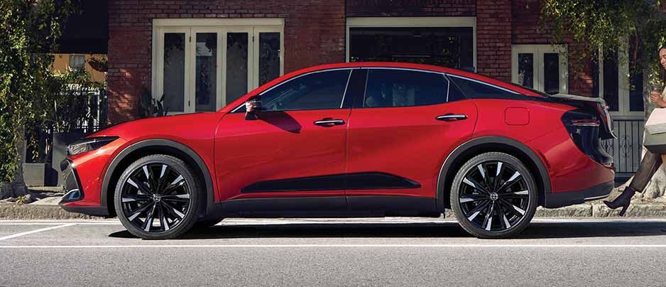 Toyota Crown parked outside of apartment