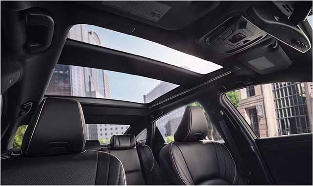 Moonroof and sunroof atop spacious cabit